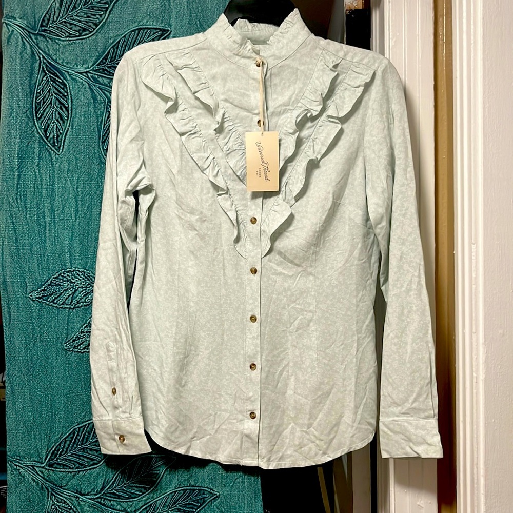 🤍🌸NWT LONG SLEEVE FLORAL BUTTON DOWN🌸🤍